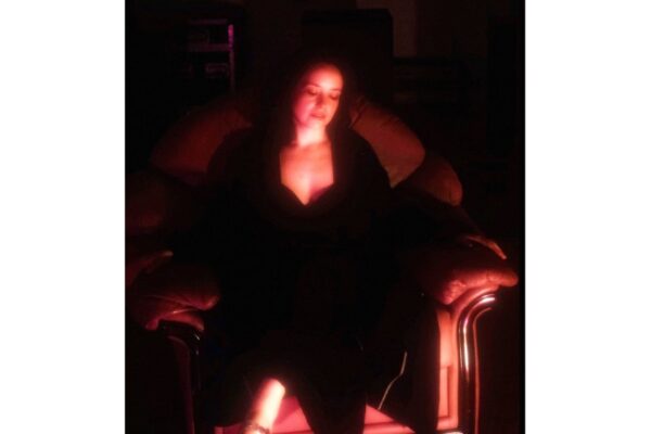 Laura Groves - Deep Blue - BestNewMusic2025 - New Music 2025 > Q3 > W27