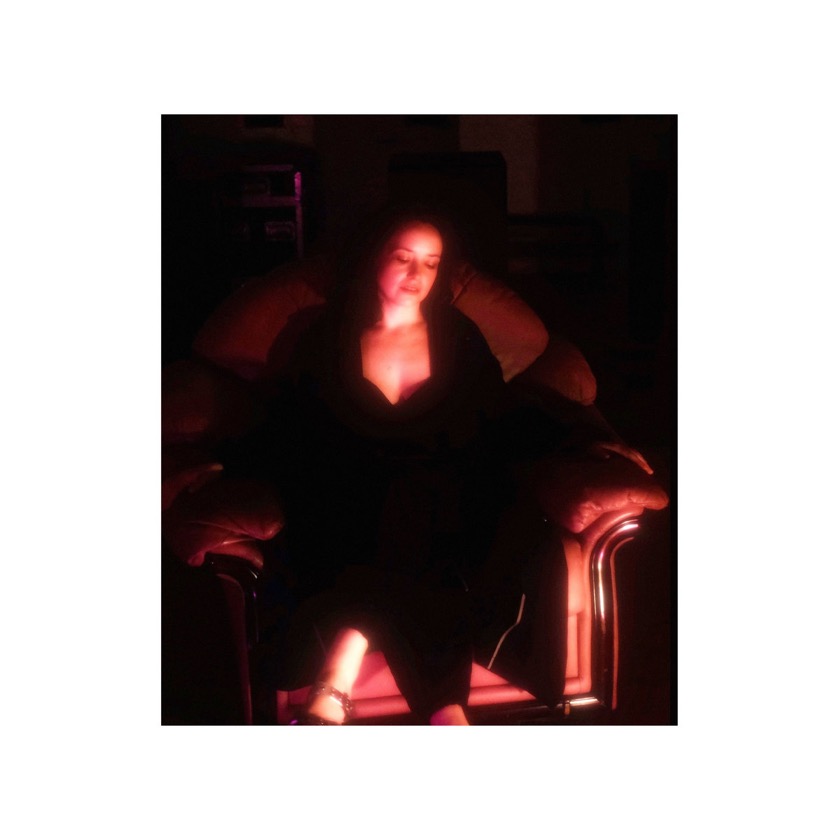 Laura Groves - Deep Blue - BestNewMusic2025 - New Music 2025 > Q3 > W27