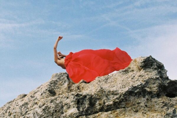 Ebbb - Eyes - BestNewMusic2025 - New Music 2025 > Q3 > W36