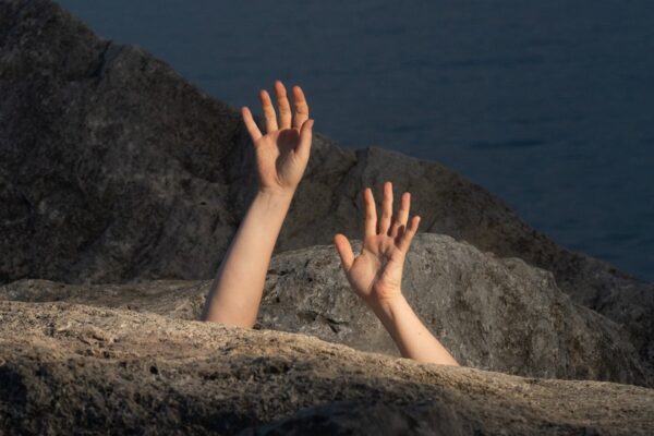 The Weather Station - Airport - BestNewMusic2025 - New Music 2025 > Q4 > W44