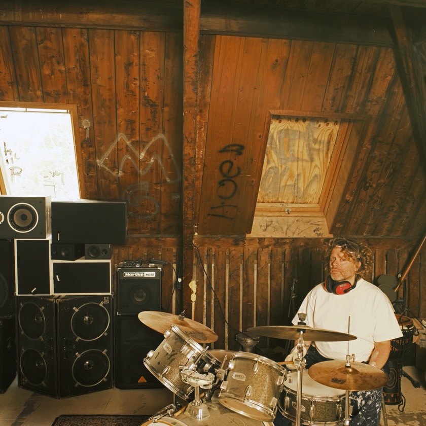 Benny Sings - Castle - BestNewMusic2025 - New Music 2025 > Q4 > W46